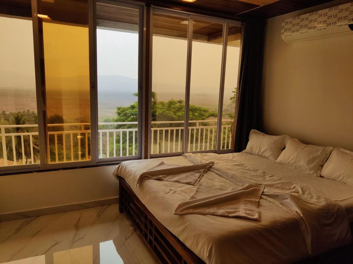 Whitehouse Homestay By Oxystays Hospitality 알리바그 외부 사진