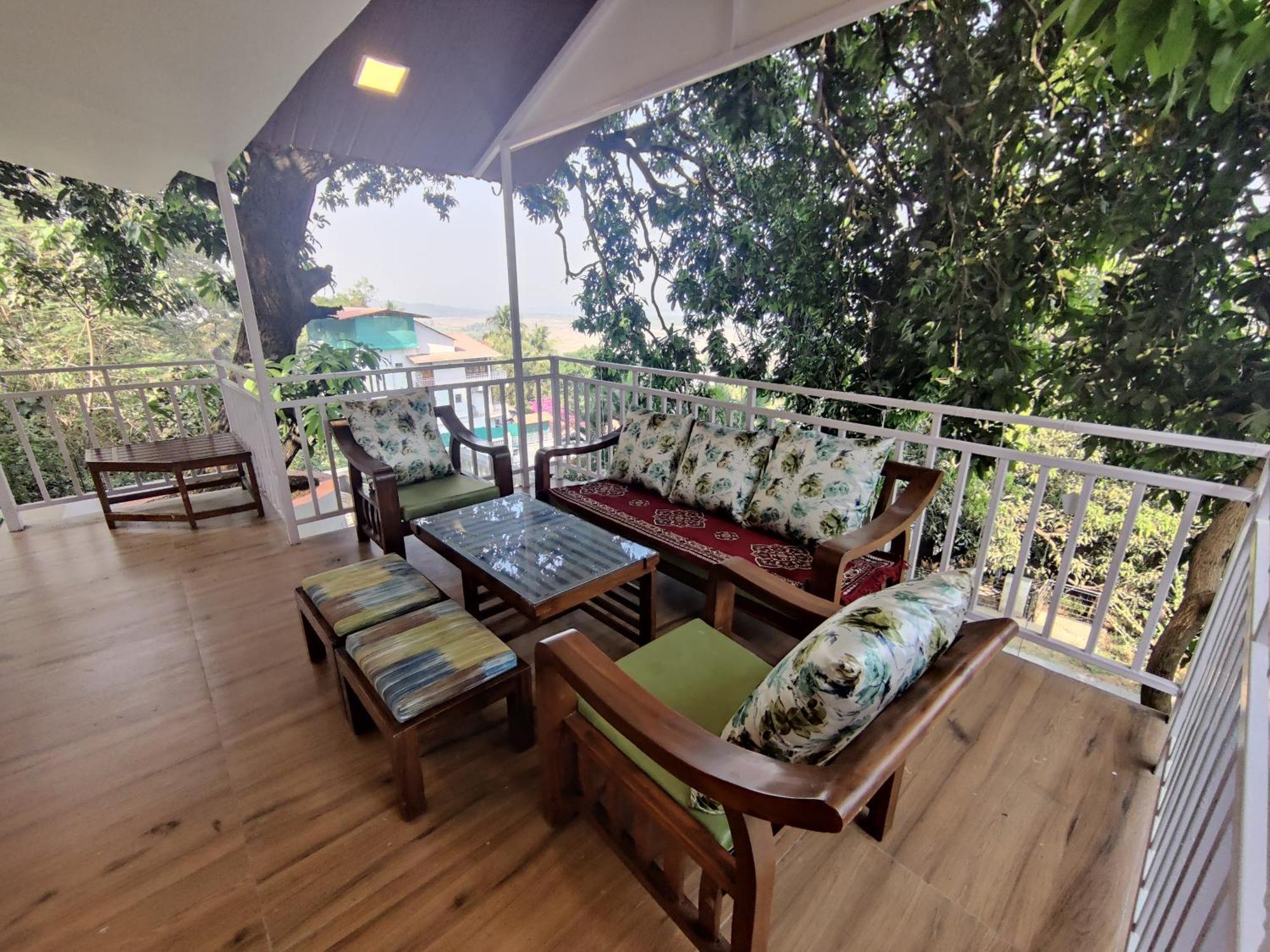 Whitehouse Homestay By Oxystays Hospitality 알리바그 외부 사진
