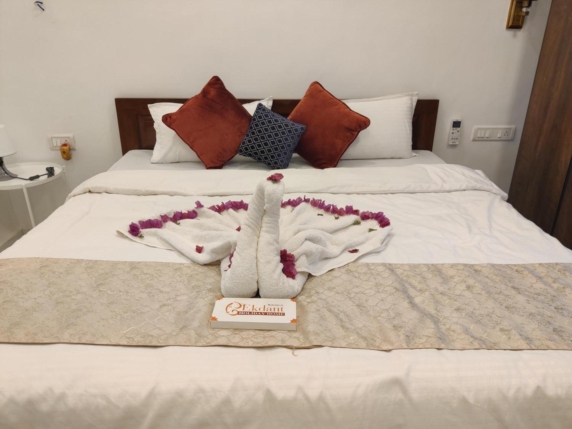 Whitehouse Homestay By Oxystays Hospitality 알리바그 외부 사진