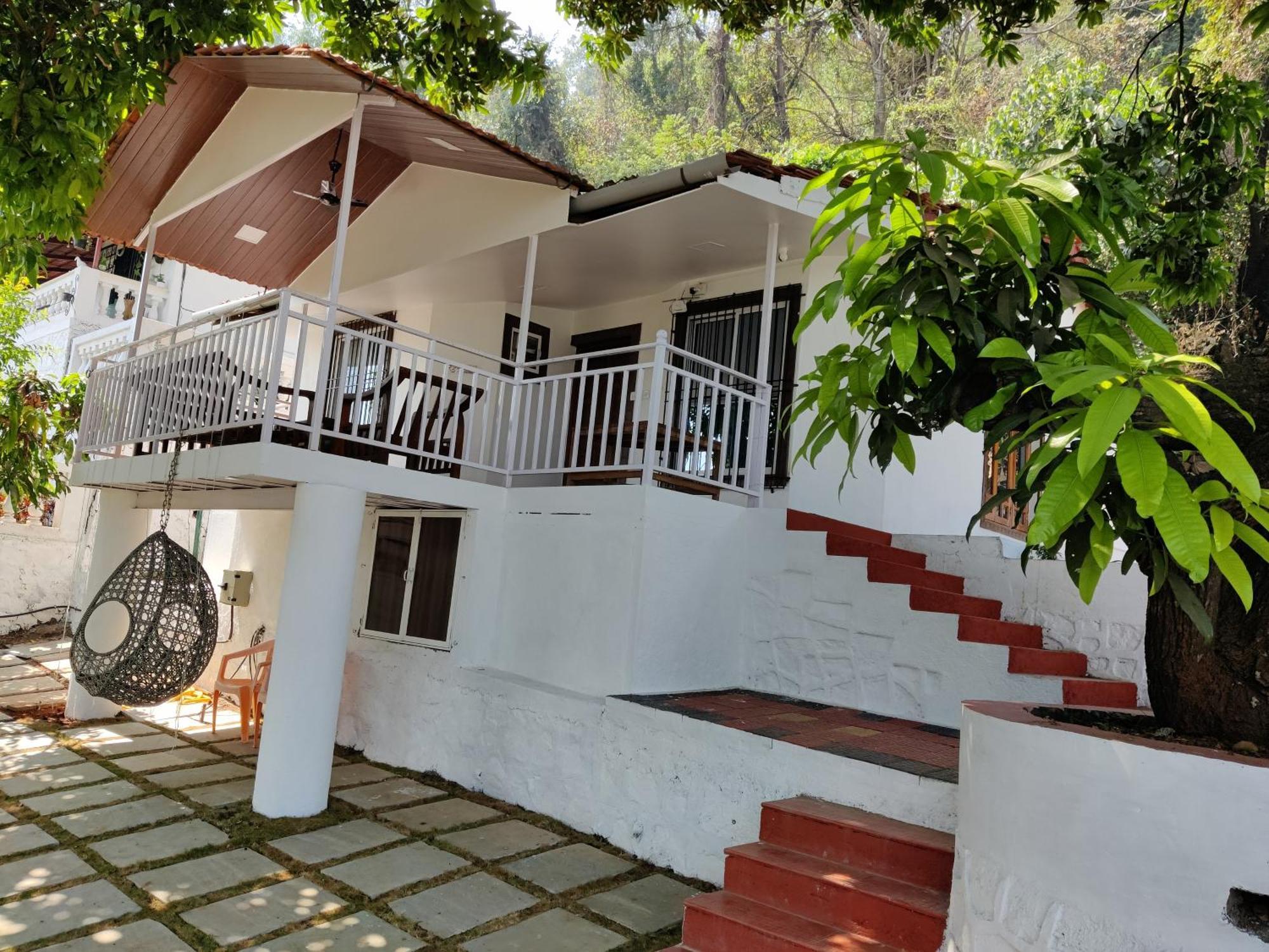 Whitehouse Homestay By Oxystays Hospitality 알리바그 외부 사진
