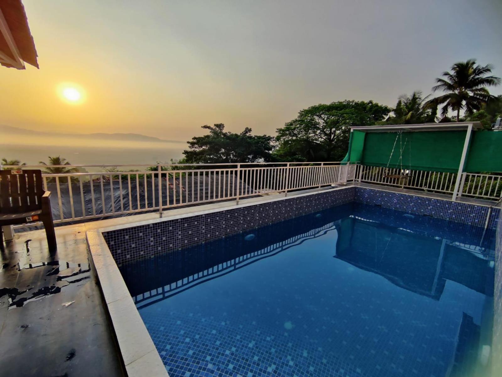 Whitehouse Homestay By Oxystays Hospitality 알리바그 외부 사진