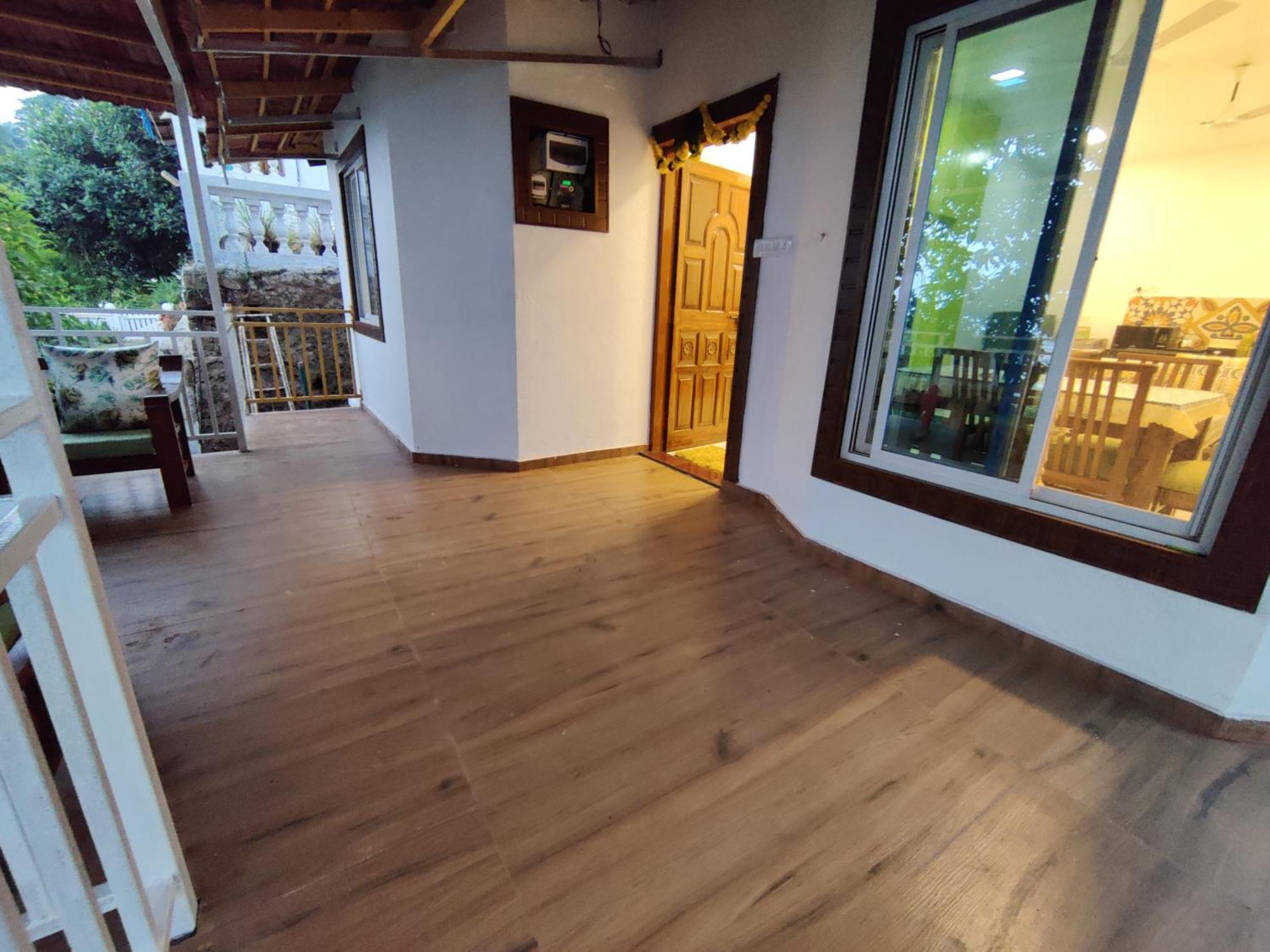 Whitehouse Homestay By Oxystays Hospitality 알리바그 객실 사진
