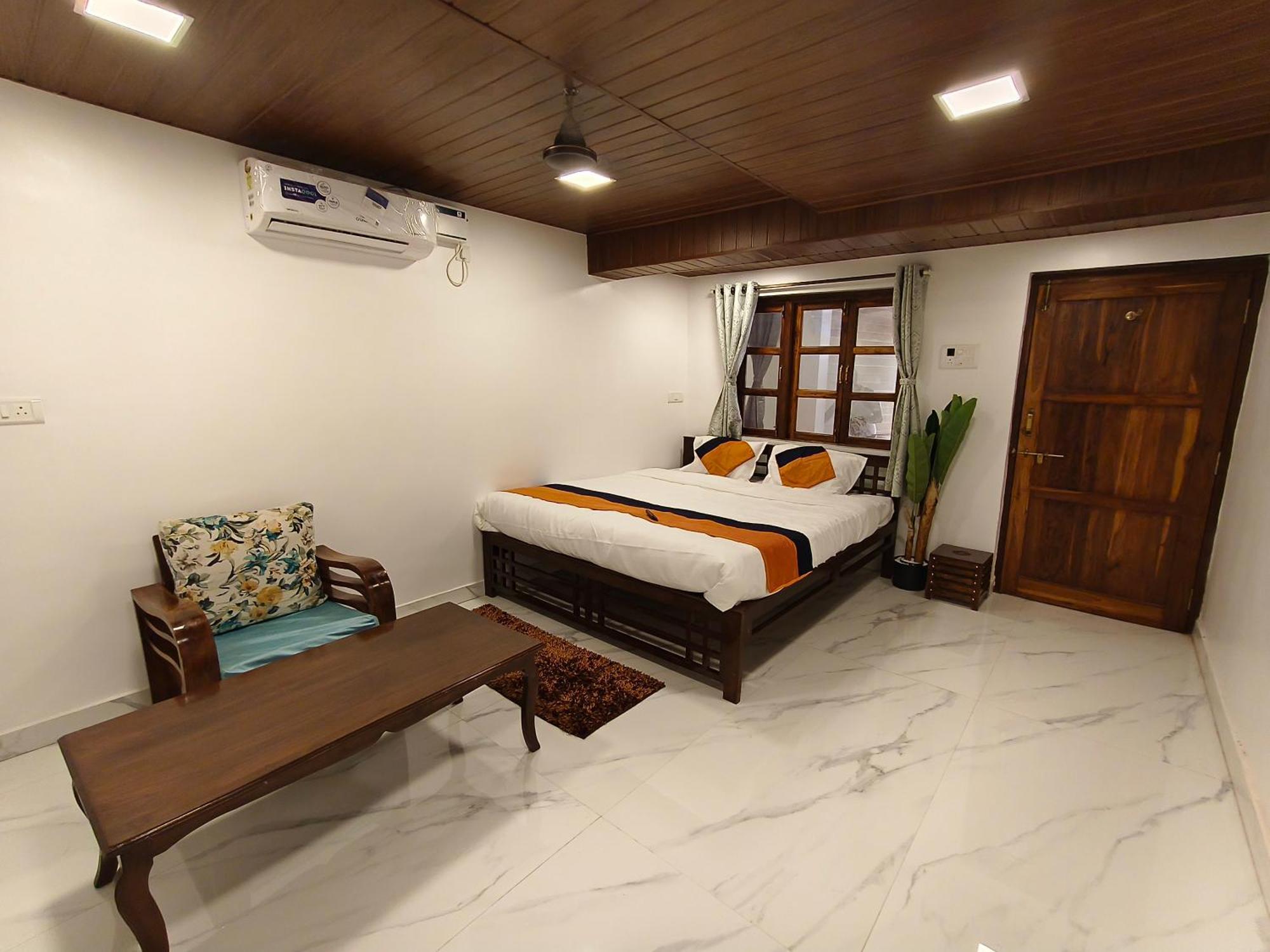 Whitehouse Homestay By Oxystays Hospitality 알리바그 객실 사진